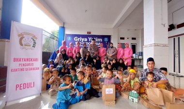 Polsek-Gedangan-Berbagi-Kebahagiaan-bersama-Anak-Yatim